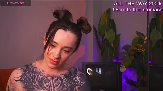 EvaCanton online show from April 27, 2026, 1:58 am