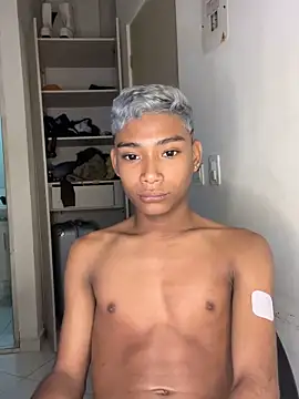 alejo cute online show from December 20, 2024, 1:43 pm