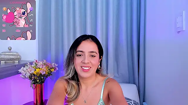 Lucyortiz  online show from February 4, 2025, 6:06 pm