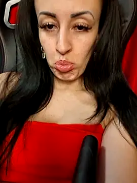 loryyy sexyyy online show from April 19, 2026, 6:21 pm