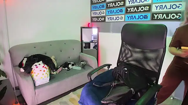 Amy hoy69 online show from September 19, 2025, 2:35 am