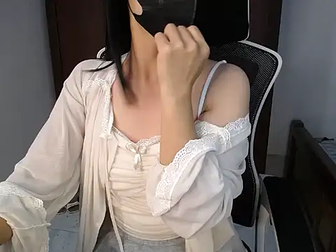 Lunobaby 204 online show from October 25, 2025, 9:31 pm