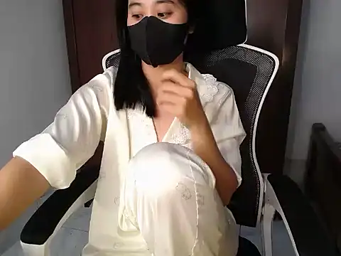 Lunobaby 204 online show from October 26, 2025, 9:31 pm