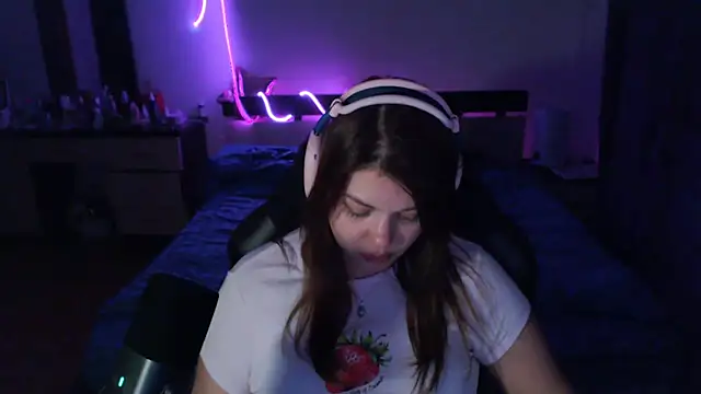 helengilmor online show from November 11, 2025, 5:24 pm