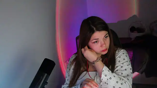 helengilmor online show from February 11, 2026, 6:13 pm