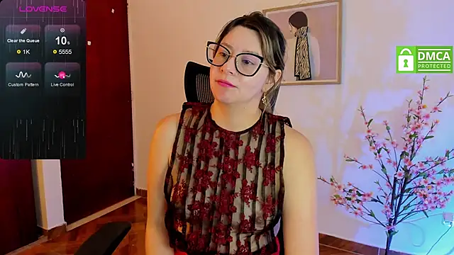 Chanelll Taylorr  online show from February 4, 2025, 4:08 pm