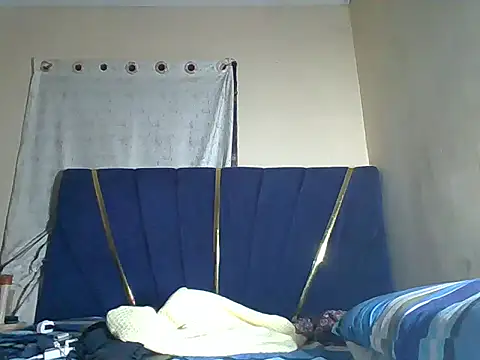 awino001 online show from January 7, 2026, 9:06 pm