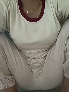 Milk Mom99 online show from November 15, 2025, 6:33 am