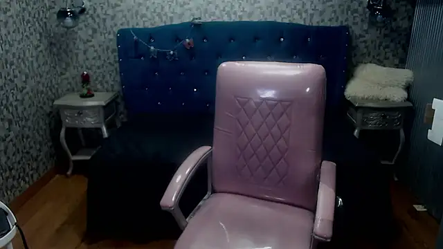 CurvyJulieth online show from June 7, 2026, 9:07 pm