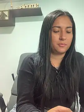 luna asss online show from February 8, 2025, 2:38 pm