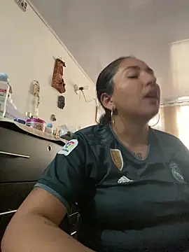Snapshot of luna_asss chatting on June 1, 2026, 10:00 pm luna asss online show from June 1, 2026, 10:00 pm