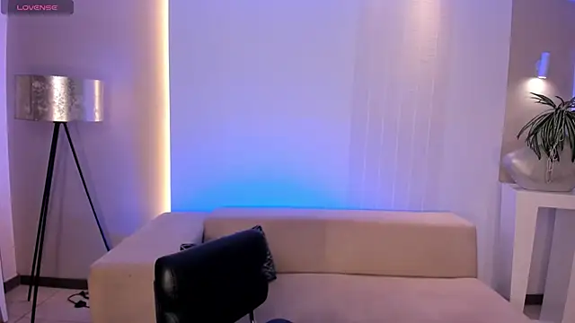 SamanthaKlein  online show from October 27, 2025, 1:53 am