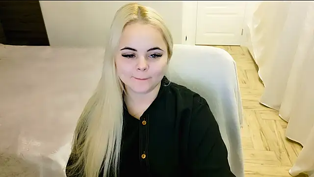 lovely-eyes online show from January 23, 2025, 4:41 am