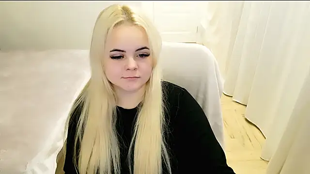 lovely-eyes online show from January 26, 2025, 2:56 am