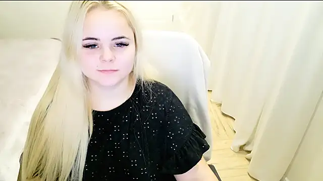 lovely-eyes online show from January 30, 2025, 1:22 am