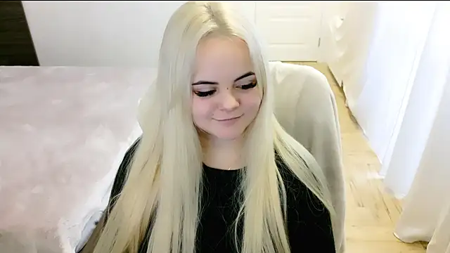 lovely-eyes online show from February 26, 2025, 6:26 am