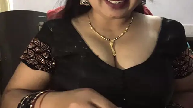 Snapshot of Gulaboo_bhabi chatting on June 7, 2026, 4:44 pm Gulaboo bhabi online show from June 7, 2026, 4:44 pm