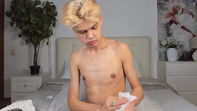 Snapshot of Felix_Rey chatting on February 9, 2025, 10:11 pm Felix Rey online show from February 9, 2025, 10:11 pm