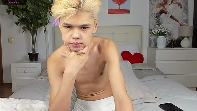 Snapshot of Felix_Rey chatting on February 14, 2025, 11:09 pm Felix Rey online show from February 14, 2025, 11:09 pm