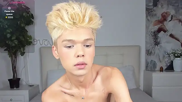 Snapshot of Felix_Rey chatting on November 30, 2025, 4:00 pm Felix Rey online show from November 30, 2025, 4:00 pm