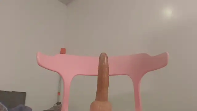 Kitty Mifl online show from March 8, 2025, 6:10 am