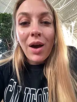 Sweet   Emily online show from September 9, 2025, 2:05 pm