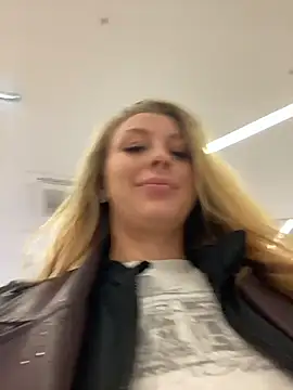 Sweet   Emily online show from October 16, 2025, 1:45 pm