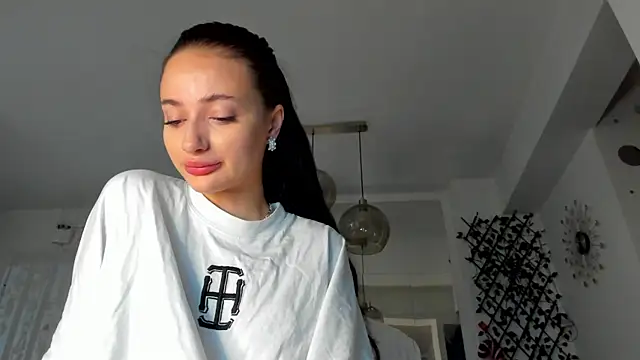 IreneVON online show from December 20, 2024, 4:31 am