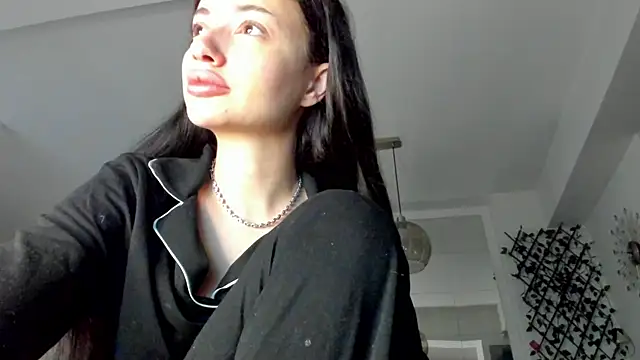 IreneVON online show from December 31, 2024, 4:49 am