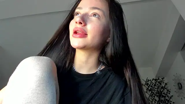 IreneVON online show from January 22, 2025, 5:05 am