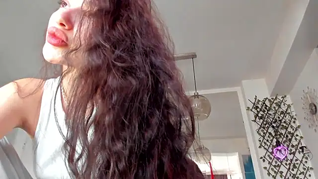 IreneVON online show from February 22, 2025, 2:41 pm