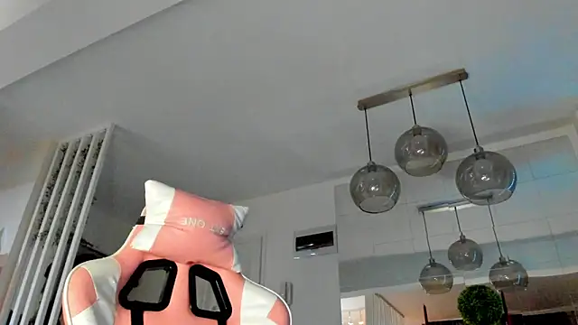 IreneVON online show from October 15, 2025, 3:39 am