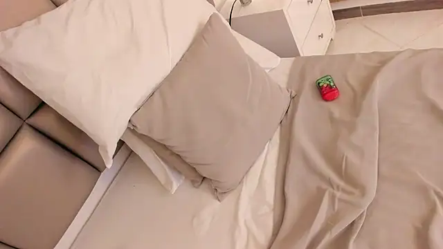 Emily robertss online show from March 13, 2025, 5:54 am