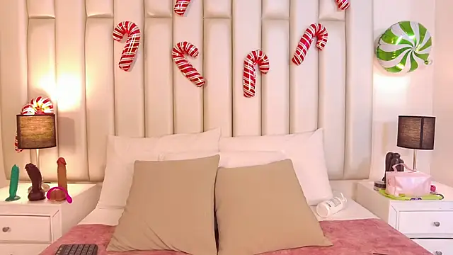 Emily robertss online show from December 17, 2025, 3:01 am