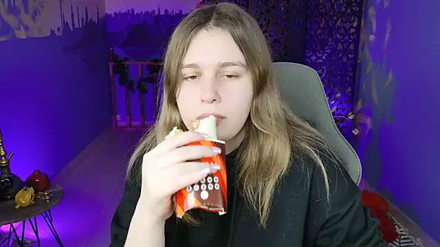 FioraMarmoris online show from January 17, 2025, 9:06 am