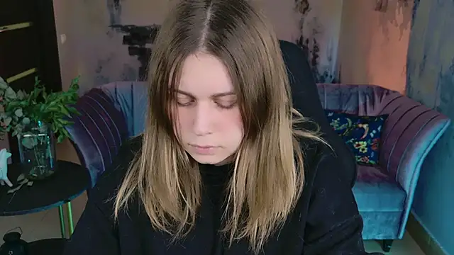 FioraMarmoris online show from February 6, 2025, 1:10 pm