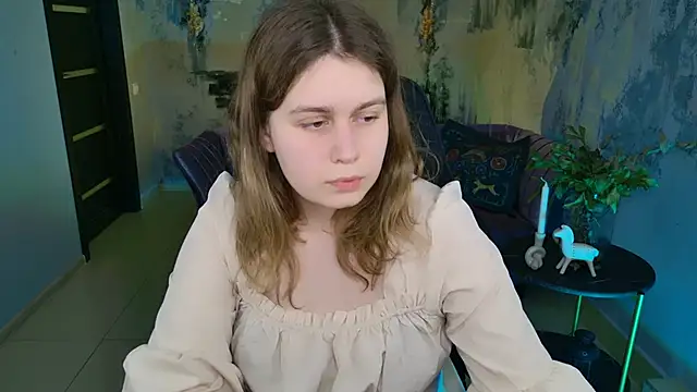 FioraMarmoris online show from March 6, 2025, 1:14 pm