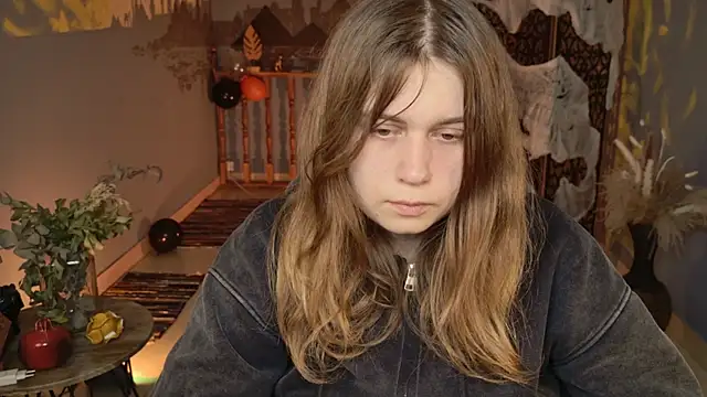 FioraMarmoris online show from October 27, 2025, 1:37 pm