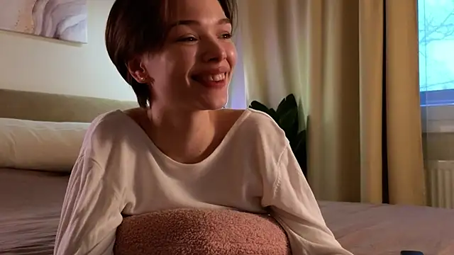 Eva Natsumi online show from March 3, 2025, 3:31 pm