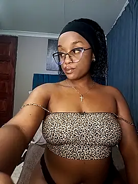 Queen-Chocolate online show from November 5, 2025, 12:43 am