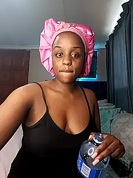 Queen-Chocolate online show from February 9, 2026, 3:27 pm