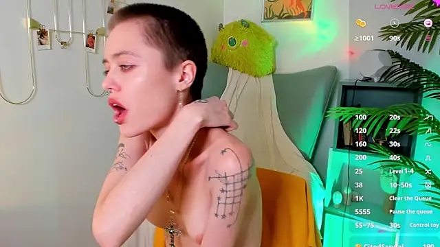 PamelaYong online show from January 25, 2025, 4:57 pm