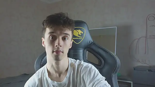 MasonWarholl online show from October 18, 2025, 10:21 pm