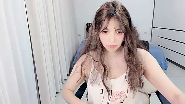 miyababytw online show from April 14, 2026, 4:57 pm