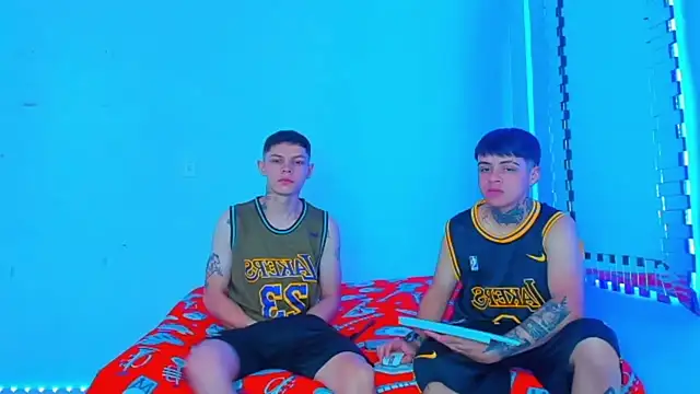 HOT boy2025 online show from December 13, 2024, 3:11 pm