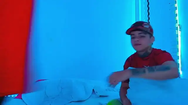 HOT boy2025 online show from February 3, 2025, 12:47 am