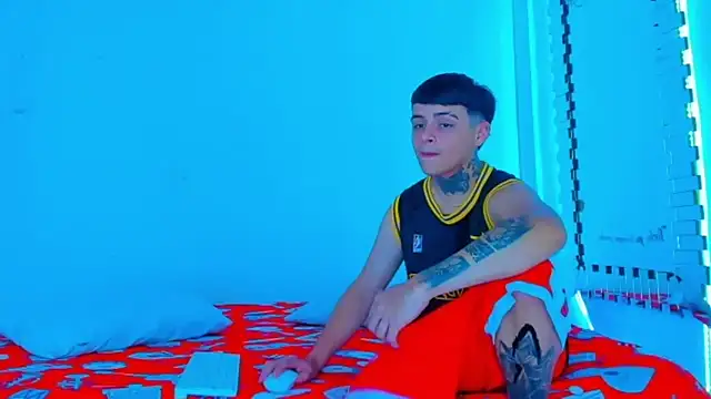 HOT boy2025 online show from March 4, 2025, 7:22 pm