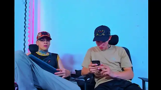 HOT boy2025 online show from September 9, 2025, 1:49 am