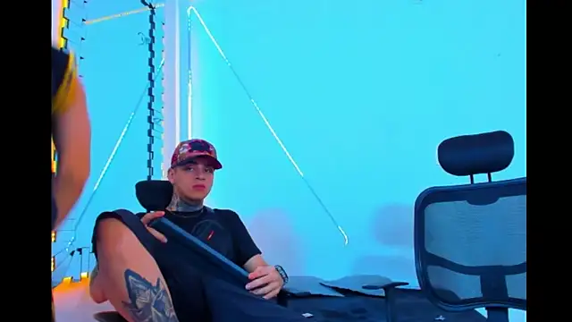 HOT boy2025 online show from September 10, 2025, 8:03 am