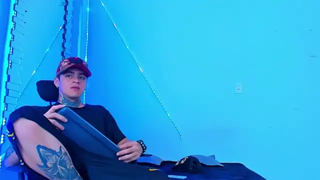 HOT boy2025 online show from October 7, 2025, 7:22 pm